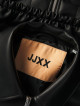 Жіноча коротка чорна шкіряна куртка JJXX – стильний вибір для вас.